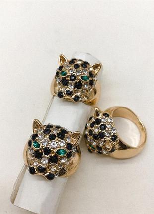 Стильное кольцо леопард с кристаллами