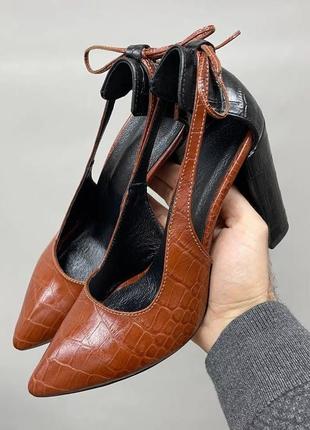 Екслюзивні туфлі лодочки з італійської шкіри та замші жіночі на підборах8 фото