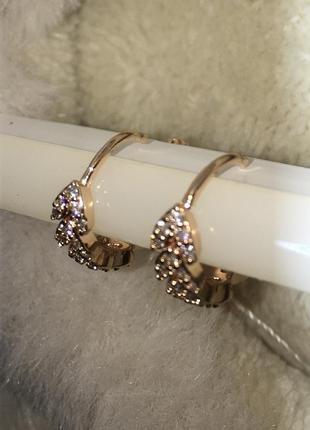 Серьги сережки серёжки маленькие кольца колечки круглые тонкие колоски с камнями стразами бриллиантами блестящие золотистые золотые под золото3 фото
