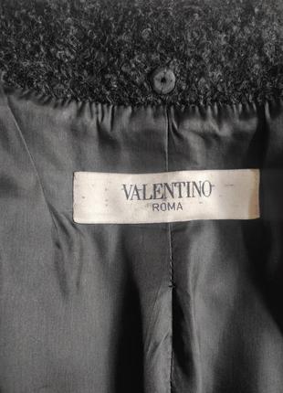 Стильное, классическое пальто valentino, из натуральной шерсти.3 фото
