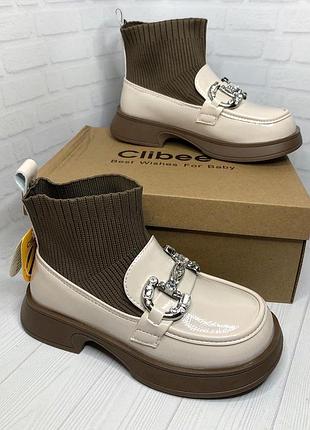 Стильная весенняя моделька от clibee🤩🍃
