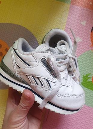 Фирменные кроссовки reebok