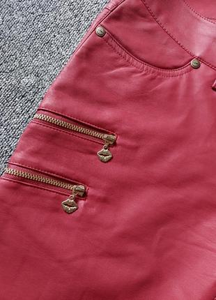 Стильные брендовые кожаные брюки цвета марсала. нижняя4 фото