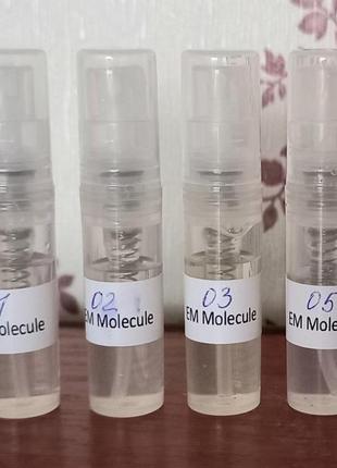 Escentric molecules