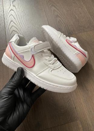 Детские кроссовки