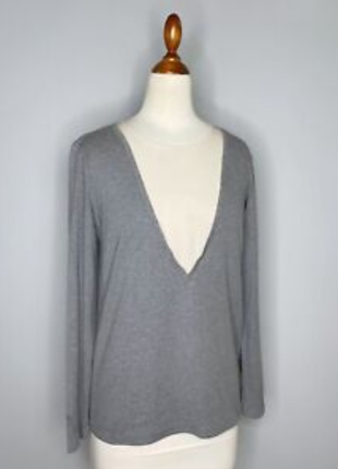 Унікальний  шерстяний лонгслів відомого  бренду.