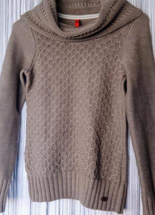 Теплый вязаный свитер (не кусающий)