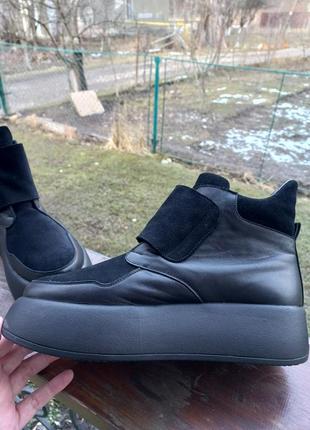Натуральные кожаные ботинки хайтопы на липучках10 фото