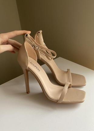 Бежеві, нюдові, базові туфлі, босоніжки, з квадратним носком, boohoo