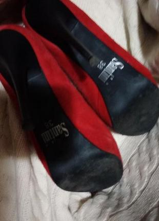 Замшевые красные туфли на высоком каблуке5 фото