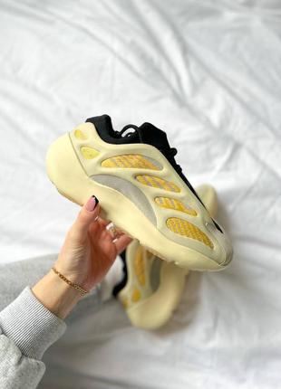 Кросівки adidas yeezy 700 v3 beige gold grey black