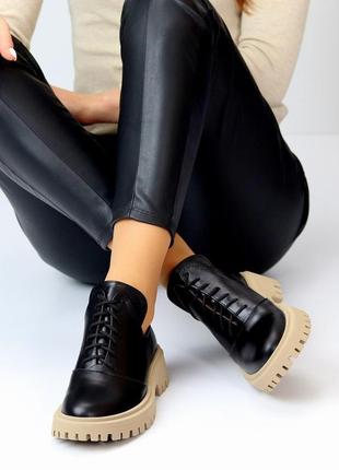 Натуральні шкіряні чорні черевики - туфлі на шнурівці на світло - бежевій підошві4 фото