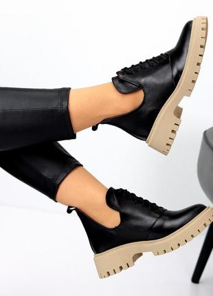 Натуральные кожаные черные ботинки - туфли на шнуровке на светло - бежевой подошве6 фото