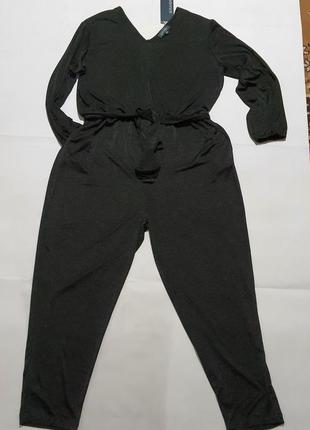 Неймовірно красивий, жіночний, святковий комбінезон. пот 64