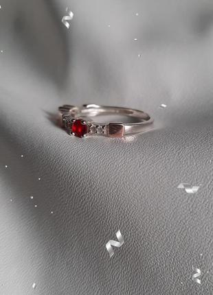 🫧 18 размер кольцо серебро с золотом рубин имитация красный4 фото