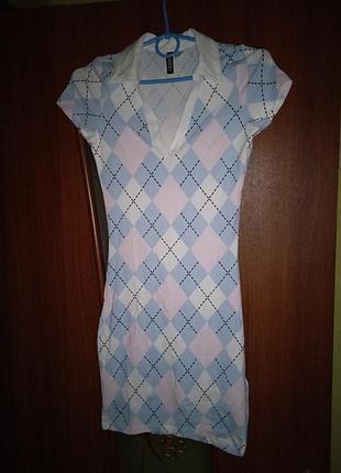 Стильное платье в спортивном стиле