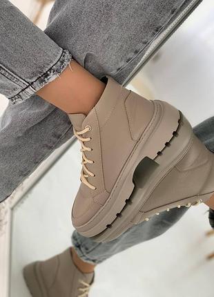 Шкіряні черевики на шнурівці