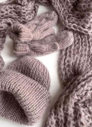 Тёплый комплект: шапка, шарф и варежки1 фото