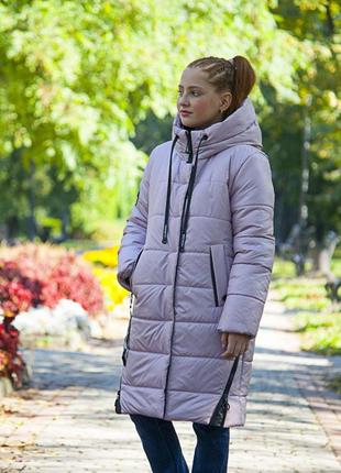 Удлиненное зимнее пальто для девочки цвет пудра2 фото