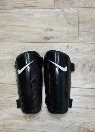 Щитки футбольні nike tiempo park
