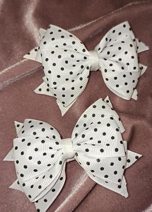 Білий бант шпилька в горох
