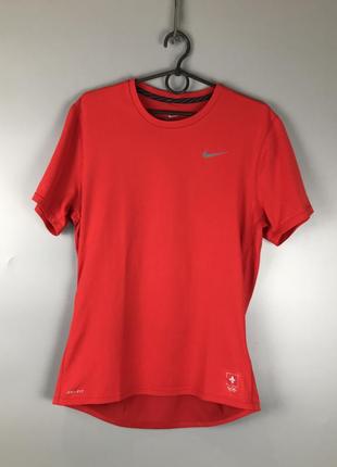 Спортивна футболка від nike dri-fit