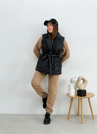 Стильна стьобана демісезона жилетка на синтепоні