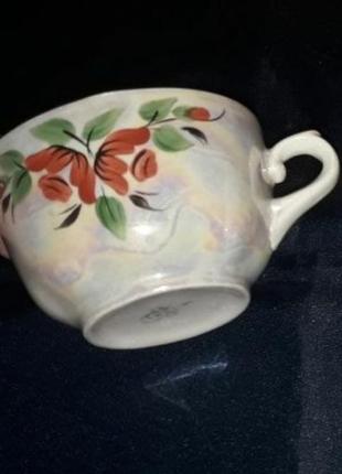 Старинная перламутровая фарфоровая чашка ссср с цветочками ретро кофейная красный рисунок советская