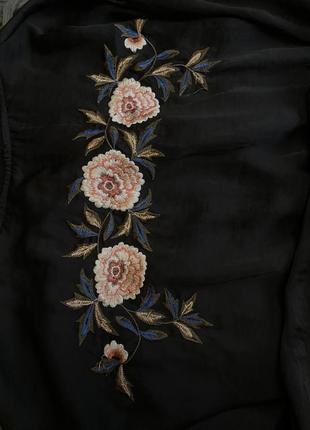 Стильна блуза з вишивкою zara basic3 фото