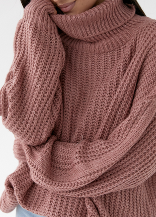 Об'ємний светр з пухнастої пряжі, пудра5 фото