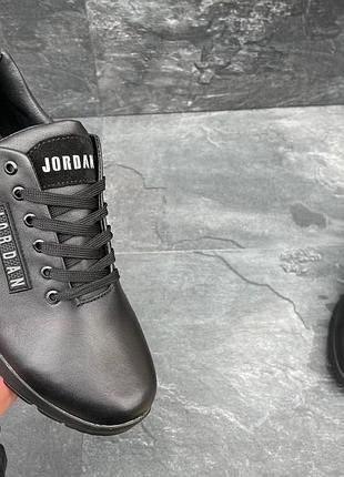 Чоловічі шкіряні кросівки jordan