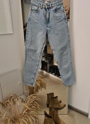 Невероятные плотные mom джинсы от бренда zara