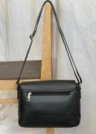 Женская кожанная сумка на длинном ремешке3 фото