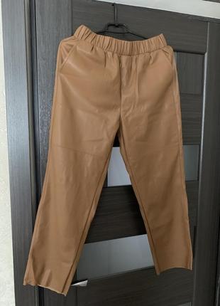 Штани з еко-шкіри