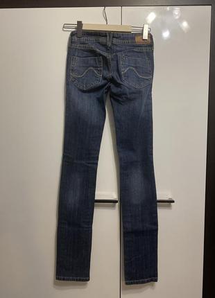 На худенькую девочку джинсы от манго3 фото