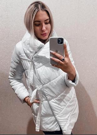 Дуже стильна куртка, пуховик