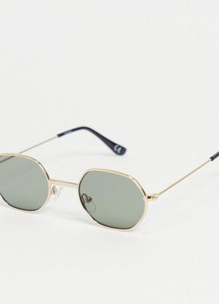 Стильные солнцезащитные очки унисекс с золотой оправой asos
