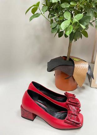 Красные кожаные туфли с бантиком на квадратном каблуке4 фото