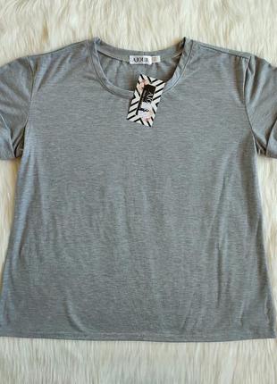 Жіноча сіра футболка