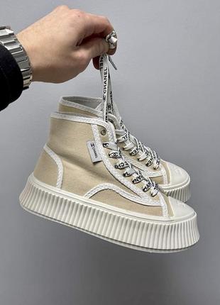 Красивейшие женские высокие кеды на платформе в стиле chanel platform sneakers beige бежевые