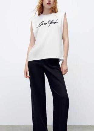 Футболка с подплечиками от zara