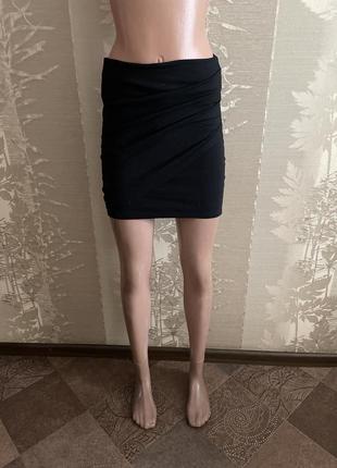 Черная стрейчевая юбка1 фото