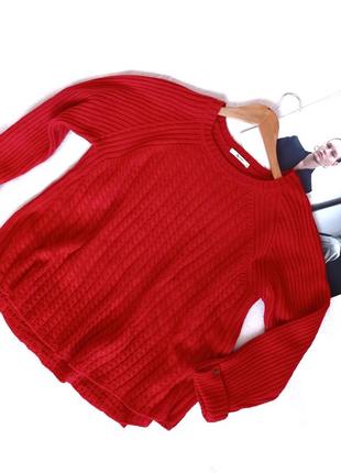 Стильный оверсайз красный свитер с косами бренда tu