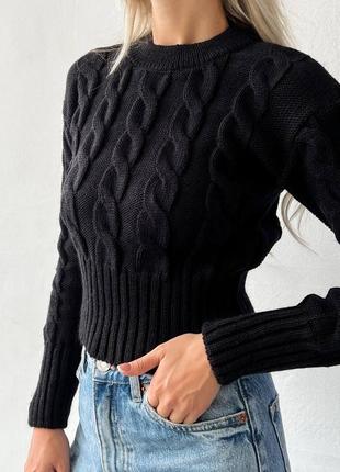 Базовый укороченный свитер, джемпер с узором косы.7 фото