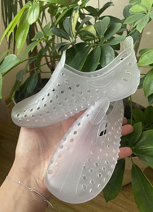 Взуття  для коралів, плавання та пляжу