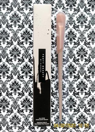 Пензлик для тіней для повік fenty beauty by rihanna 200 all over eyeshadow brush