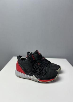 Кроссовки nike kyrie 5 v bred university red black1 фото