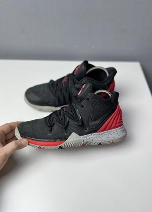 Кроссовки nike kyrie 5 v bred university red black2 фото