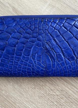 Гаманець портмоне на блискавці з натуральної шкіри крокодила яскравого синього кольору індиго