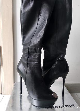 Кожаные сапожки на шпильке 36-37р.
